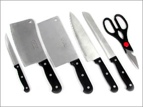 Bowls, plates, chopsticks, spoons, forks, knives, wine cups, meal mats, napkins, paper towel holders, raw and cooked chopping boards, panels, rolling pins, basins, hooks, thermal insulation pads, thermal insulation gloves
